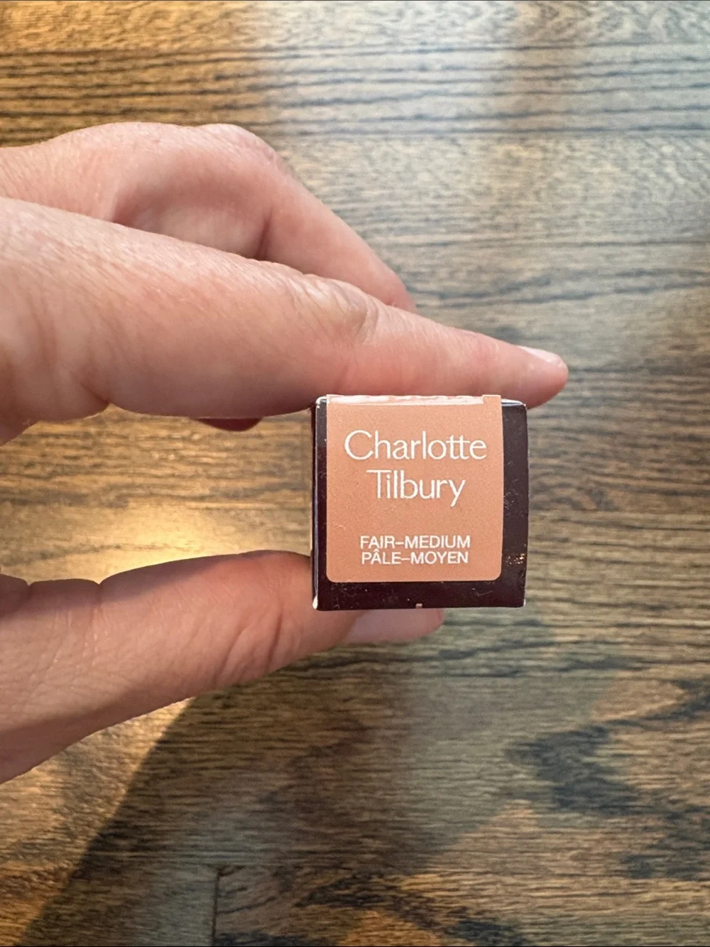 Charlotte Tilbury contour wand in Fair-Medium
